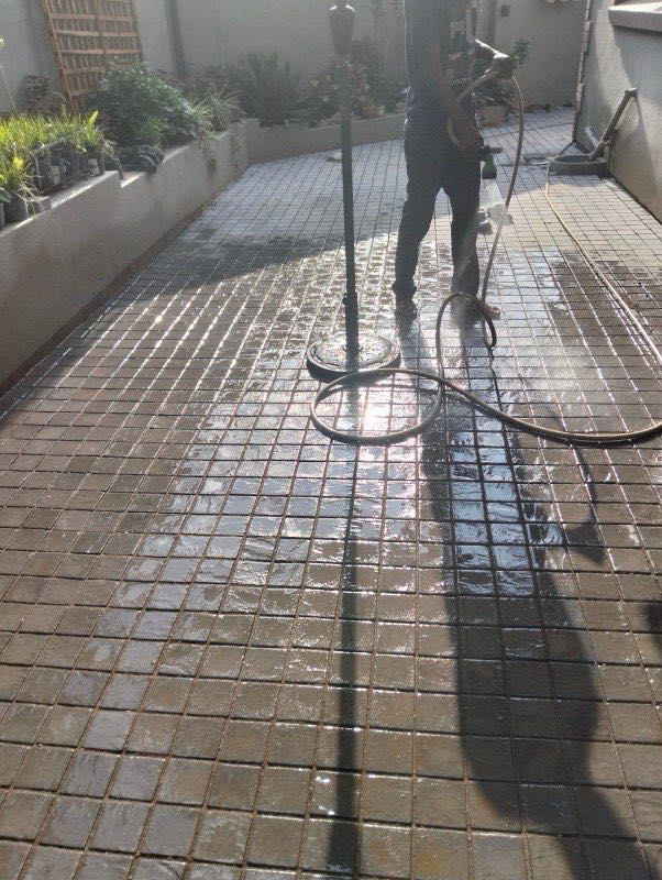 Pressure washing cobblestone pavers in Tzaneen